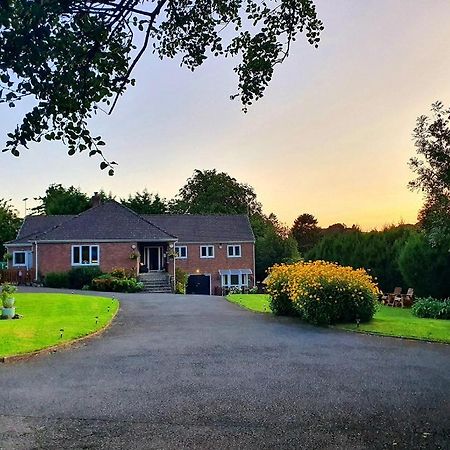 Idyllic 2 Bedroom Self-Contained Upsidedown Annexe Llandrindod Wells Bagian luar foto