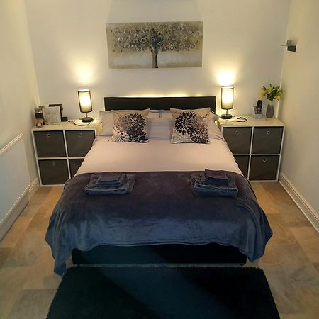Idyllic 2 Bedroom Self-Contained Upsidedown Annexe Llandrindod Wells Bagian luar foto