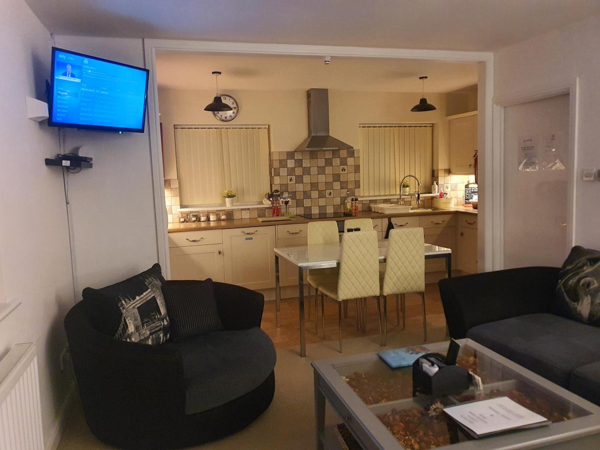 Idyllic 2 Bedroom Self-Contained Upsidedown Annexe Llandrindod Wells Bagian luar foto