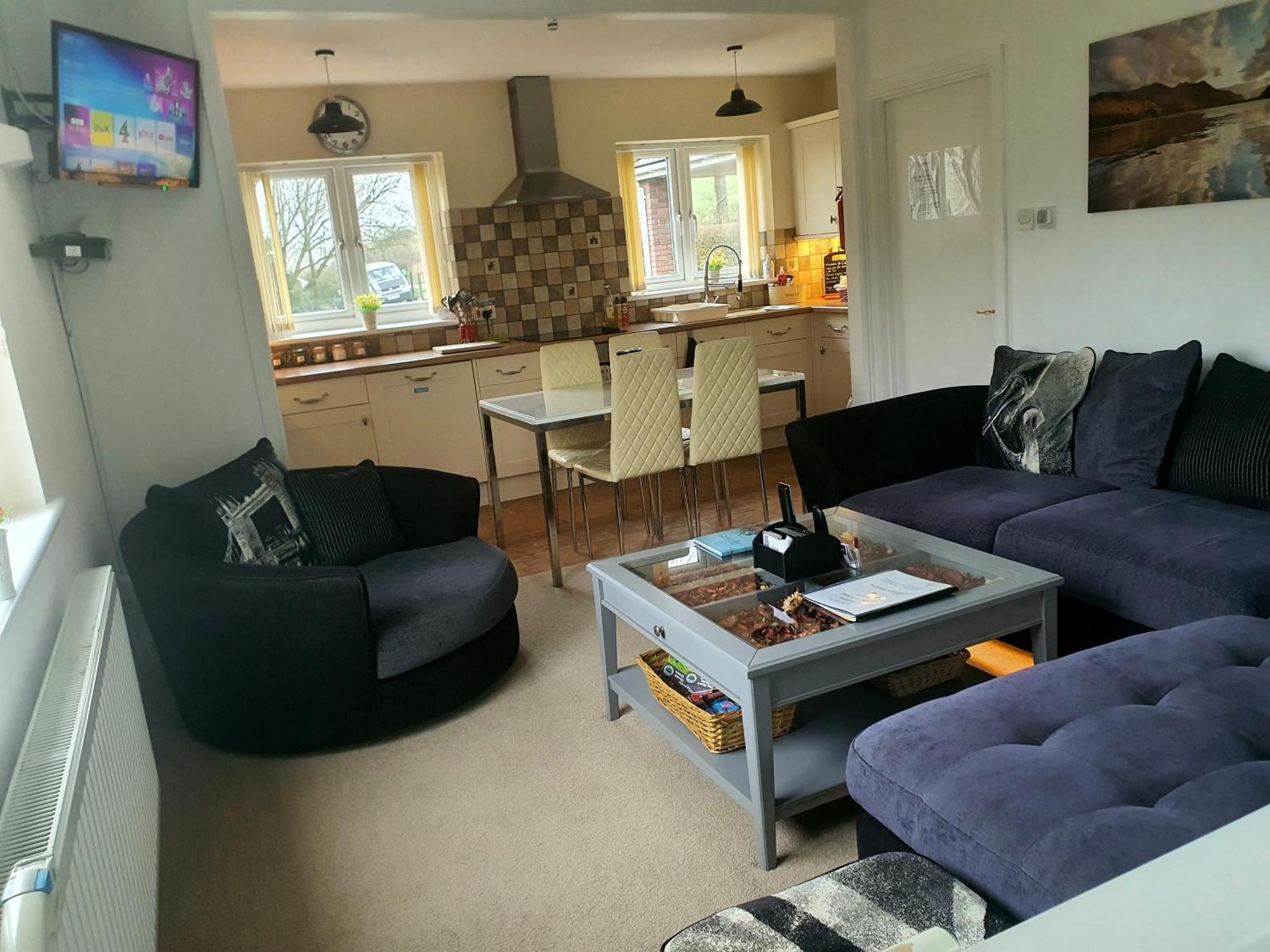 Idyllic 2 Bedroom Self-Contained Upsidedown Annexe Llandrindod Wells Bagian luar foto