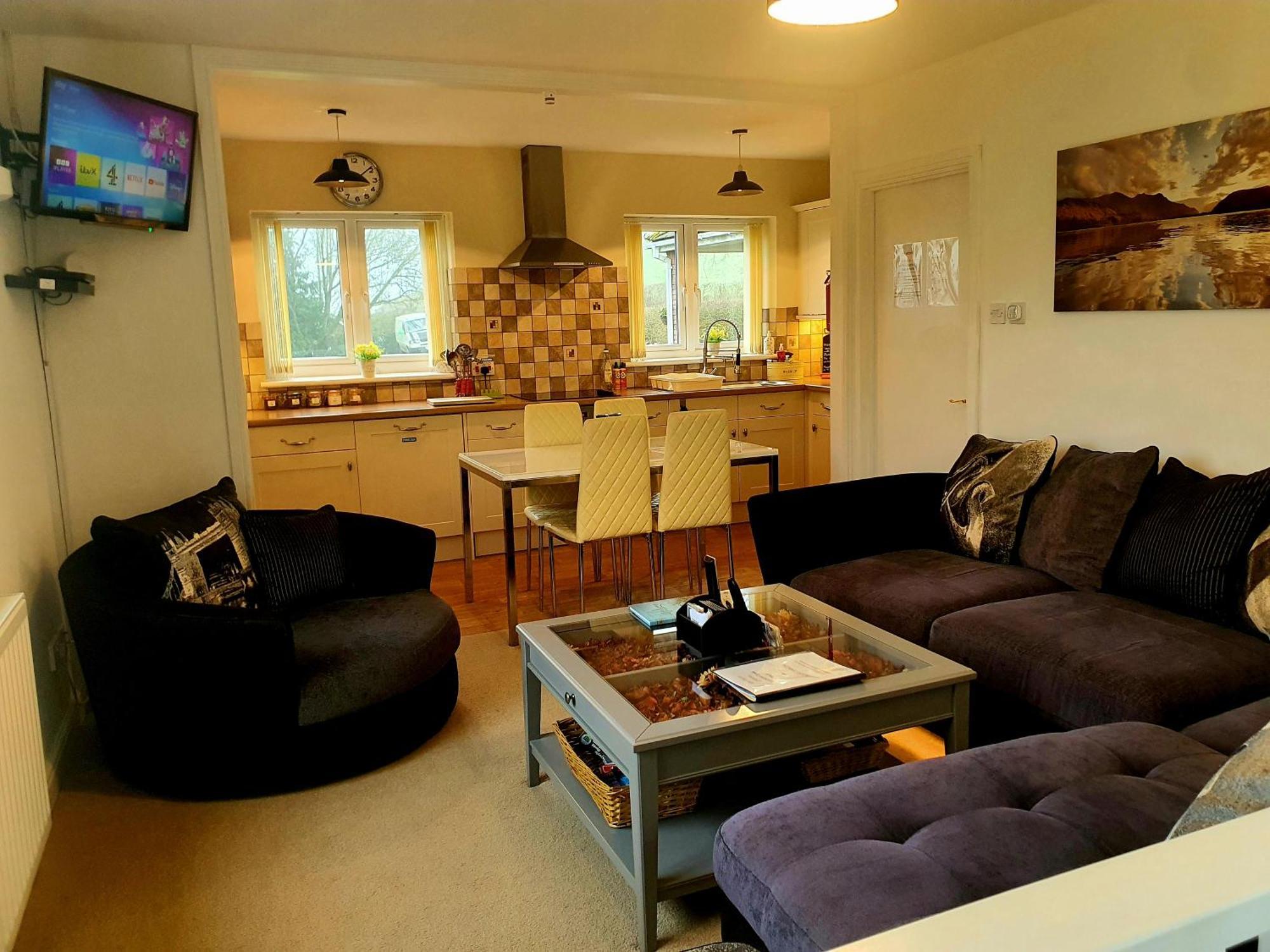Idyllic 2 Bedroom Self-Contained Upsidedown Annexe Llandrindod Wells Bagian luar foto